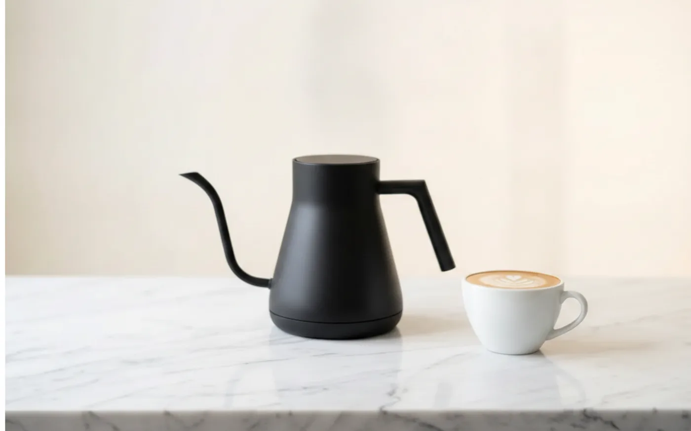 Aerolatte handheld battery milk frother wand