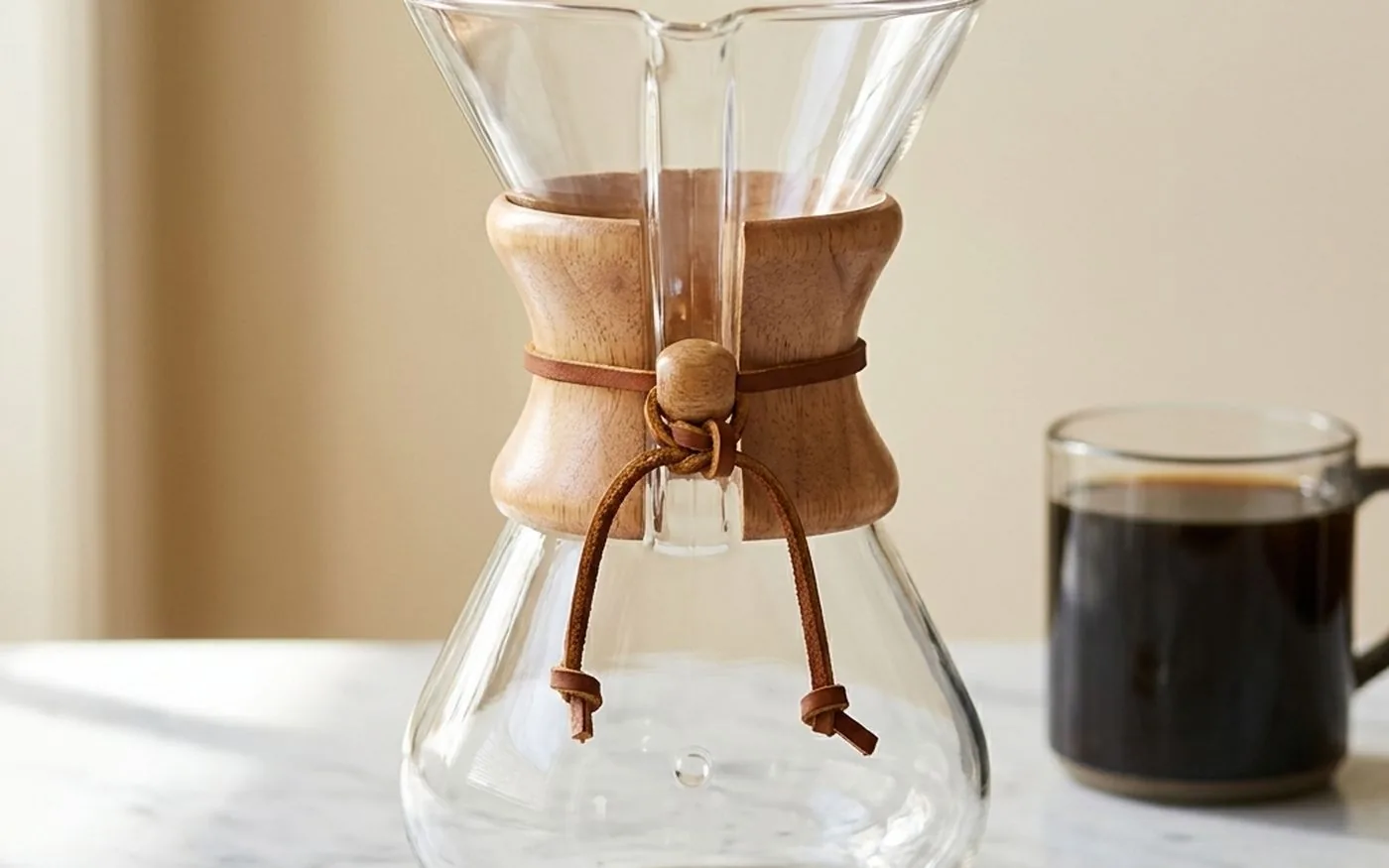 Chemex Classic 6-Cup glass pour over with wood collar