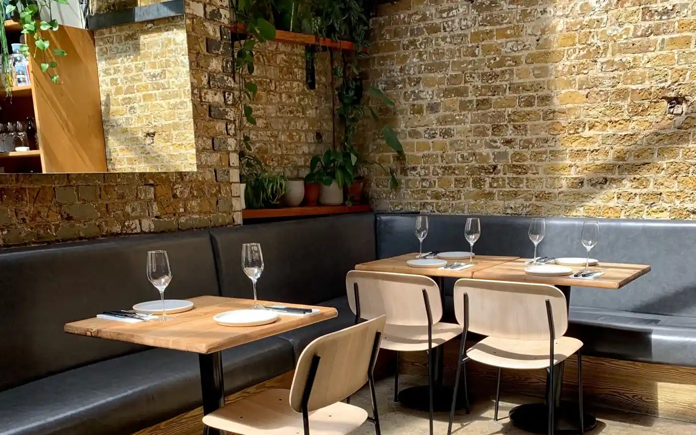 Elliot's restaurant interior and dining experience, Borough Market, London